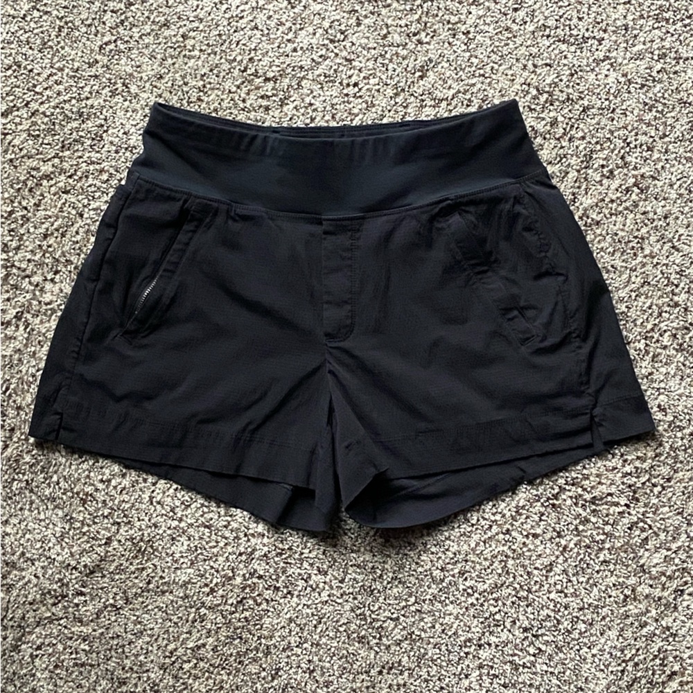 Athleta Trekkie North Short